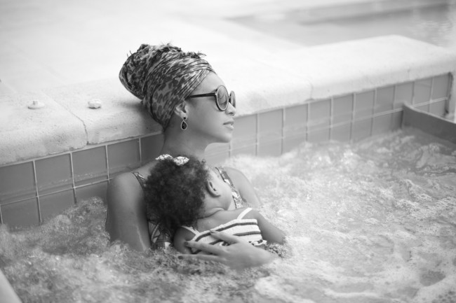 Beyonce & Blue Ivy in the hot tub