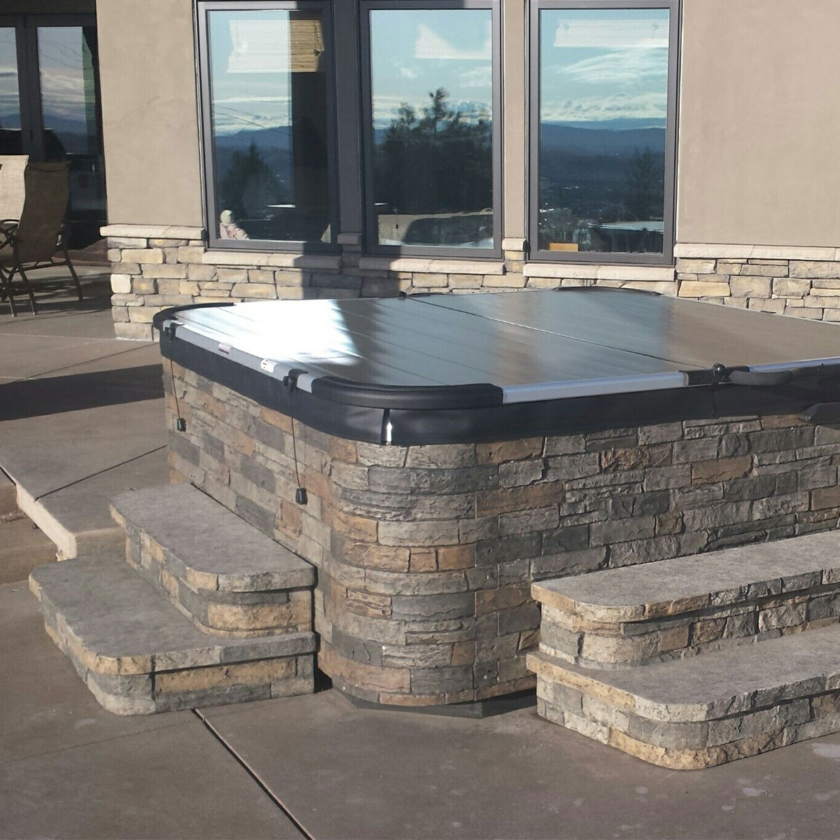 Hate Your Old Vinyl Hot Tub Cover? Replace It With The Revolutionary New Smartop